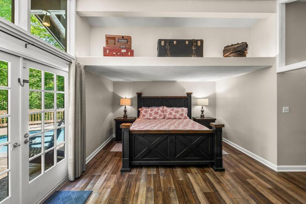Bourbon Hollow Lodge With Hot Tub And Pool Plus Game Room Only 5 Min To Downtown Gatlinburg Exterior foto