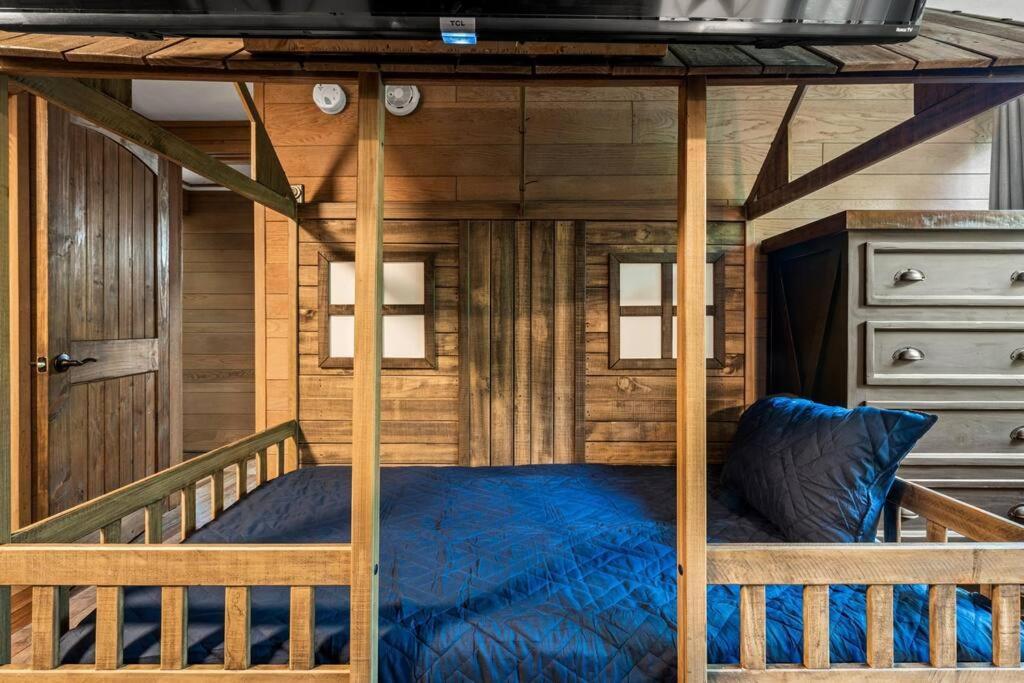 Bourbon Hollow Lodge With Hot Tub And Pool Plus Game Room Only 5 Min To Downtown Gatlinburg Exterior foto