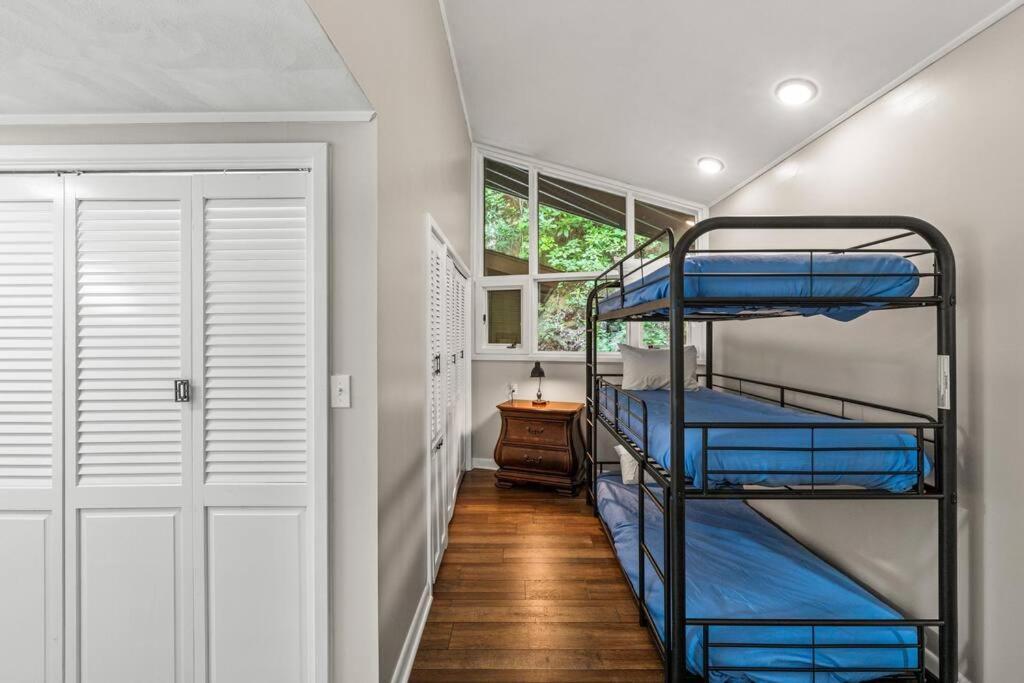 Bourbon Hollow Lodge With Hot Tub And Pool Plus Game Room Only 5 Min To Downtown Gatlinburg Exterior foto